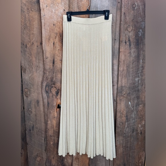 Michael Kors Metallic Ribbed Knit Skirt - Size Small - NWT - Picture 3 of 11